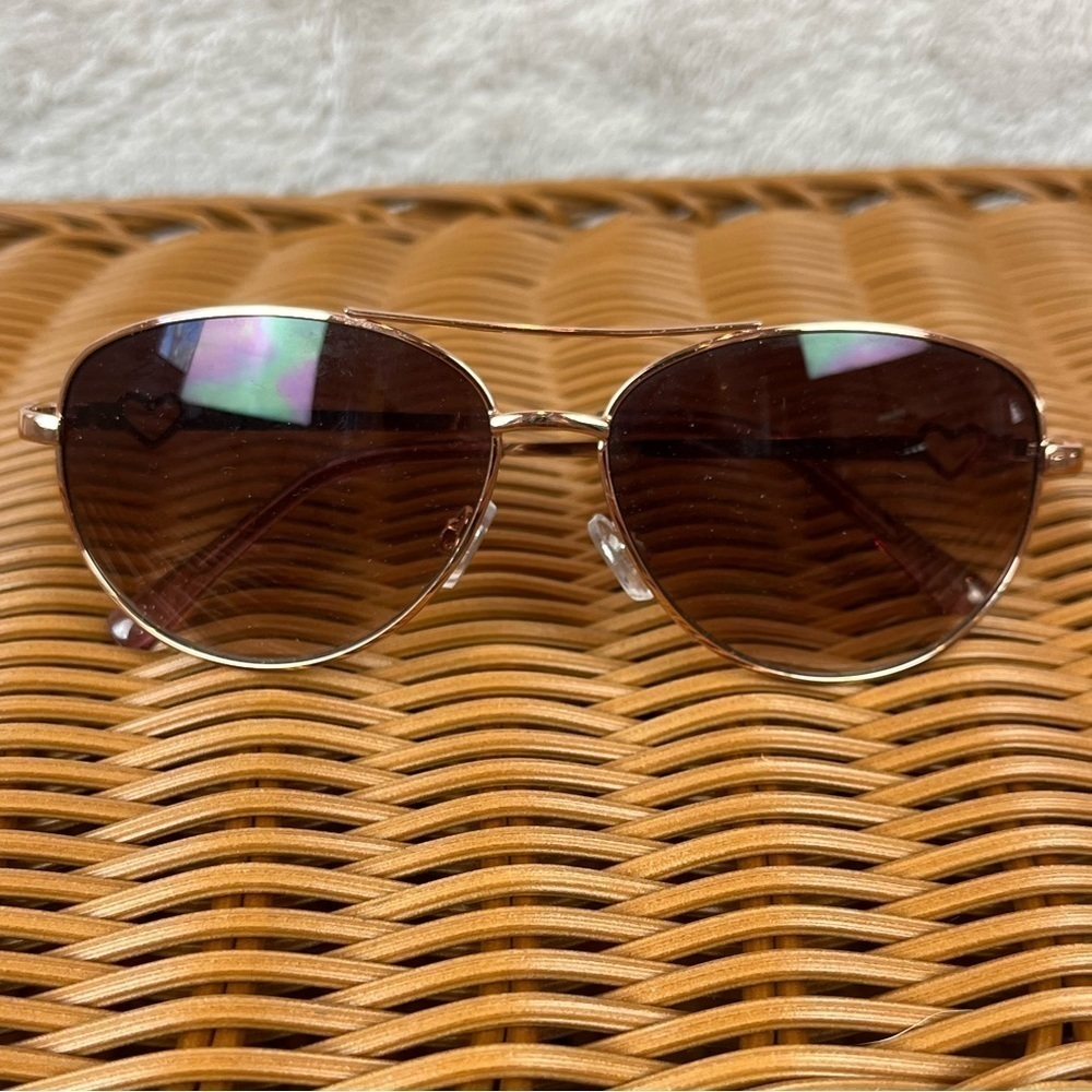 JUICY COUTURE Aviator Sunglasses with Hearts on ear piece Style 3166
